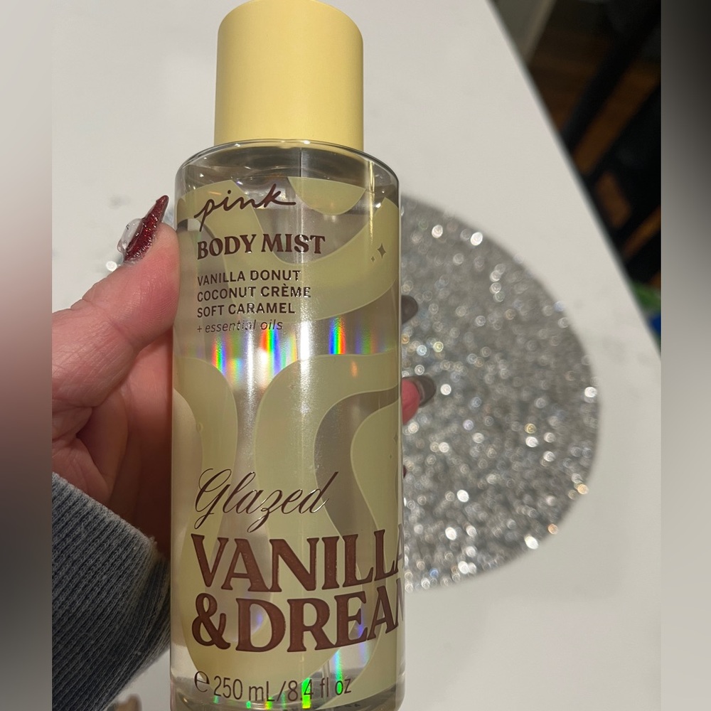 New! VS PINK! - Picture 4 of 10